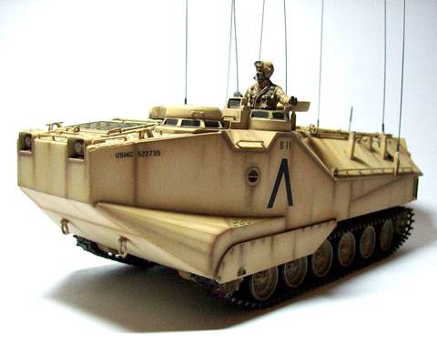 LVTP-7 del USMC - Version AAVC7A1.  