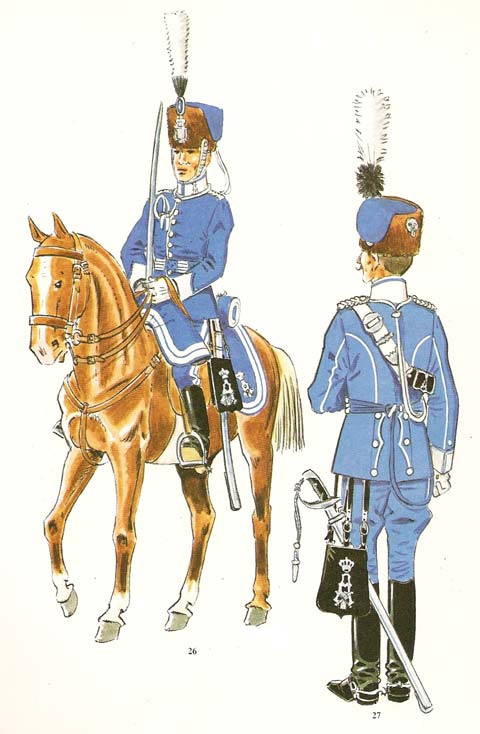 n&ordm; 26 - Cazador del Regimiento Alfonso XIII, de gala en formaci&oacute;n,1909-22. n&ordm; 27 - Oficial del Regimiento Alfonso XIII, de gala en formaci&oacute;n.1909-22. 