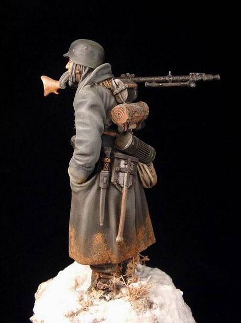 Esta peque&ntilde;a Vi&ntilde;eta representa a la figura de un soldado alem&aacute;n ( servidor de ametralladra )