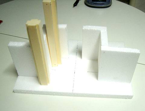 La construcci&oacute;n se ha realizado en scratch partiendo de unos trozos de corcho blanco, cortado a la medida del plano de situaci&oacute;n