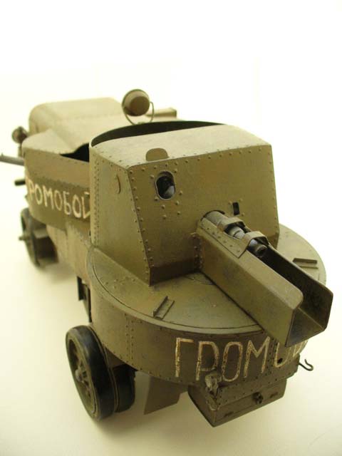 Auto Blindado Modelo "Garford" 1915 - Escala: 1/35