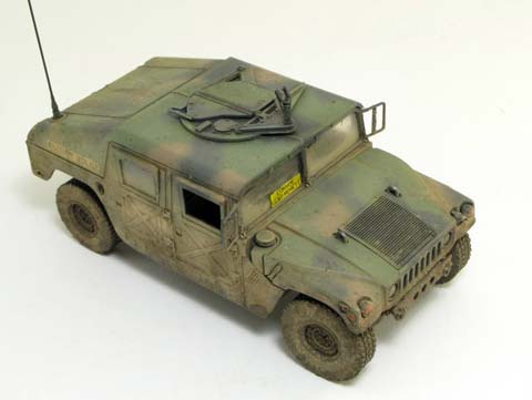 Vehiculo 4x4 Humvee de la Policia Militar - Escala 1/48