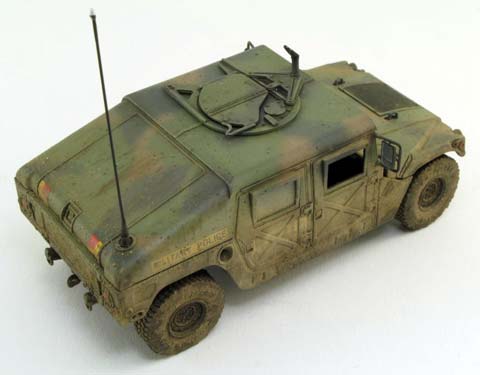 Vehiculo 4x4 Humvee de la Policia Militar - Escala 1/48