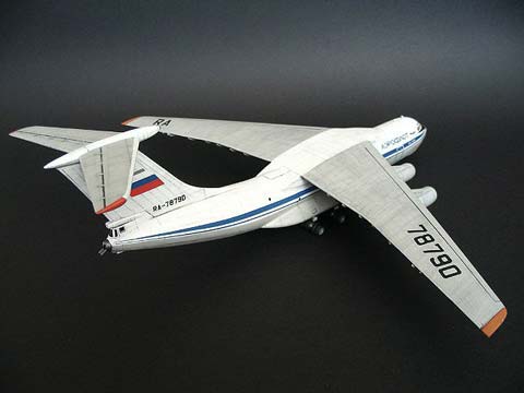Avion Comercial Ilyushin Il-76 - Escala 1/14