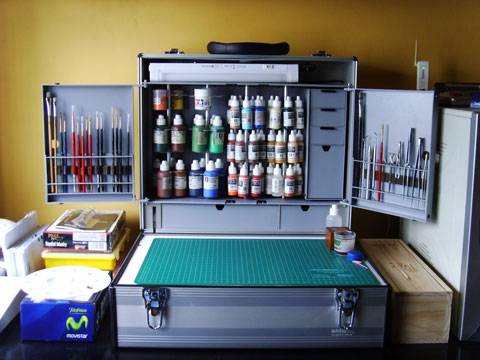 Organizadores de Sobremesa de Botes de Pintura. Mi Maletin Taller. Organizadores de Sobremesa de Botes de Pintura. Mi Maletin Taller.