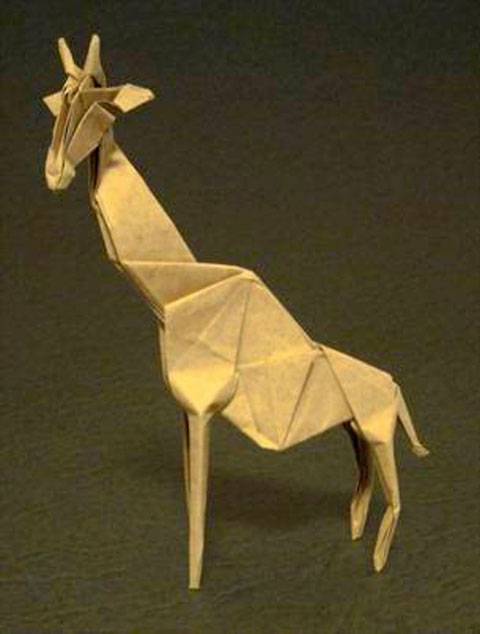 Jirafa de papel del Maestro Hideo Komatsu