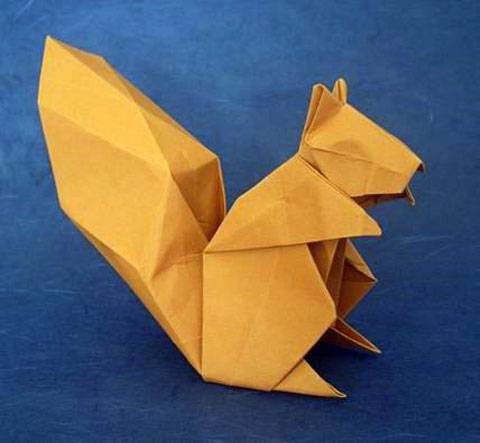 Ardilla de papel del Maestro Hideo Komatsu