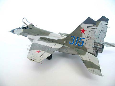 MiG-29 Fulcrum - Escala 1/48