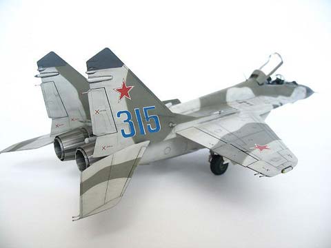 MiG-29 Fulcrum - Escala 1/48