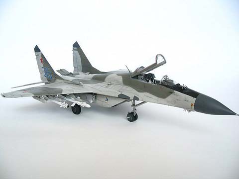 MiG-29 Fulcrum - Escala 1/48
