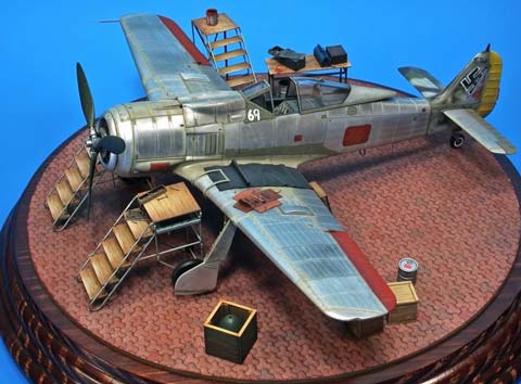 Maqueta a escala 1/48 del avi&oacute;n Naked 190, de la marca Hasegawa