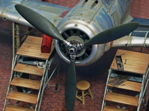 Maqueta a escala 1/48 del avi&oacute;n Naked 190, de la marca Hasegawa