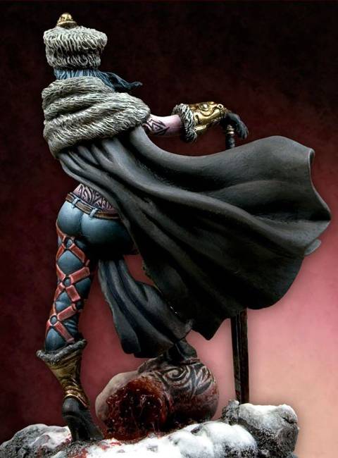 Figura en metal blanco de la casa de miniaturas, Pegaso models, a escala 1/32 representando a una bella guerrera,  Nokjagerin. 