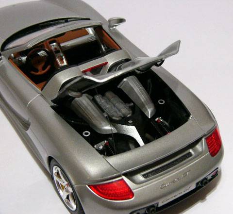 Porsche Carrera GT - Escala 1/24