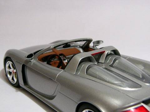 Porsche Carrera GT - Escala 1/24
