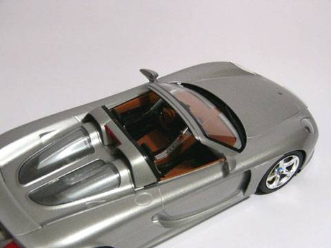 Porsche Carrera GT - Escala 1/24