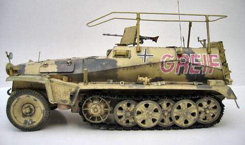 Schutzenpanzerwagen SdKfz 251  (Veh&iacute;culo para usos especiales) hecho de un recortable de papel o cartulina.