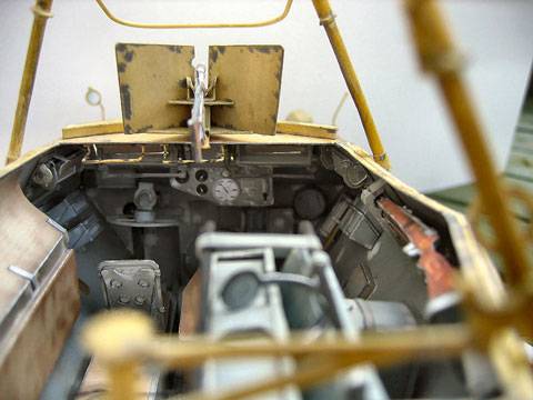 Schutzenpanzerwagen SdKfz 251  (Veh&iacute;culo para usos especiales) hecho de un recortable de papel o cartulina.