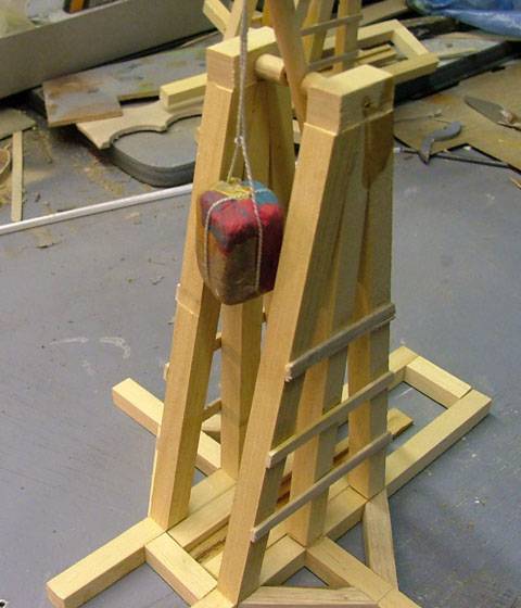 Sistema de contrapeso de un trebuchet medieval