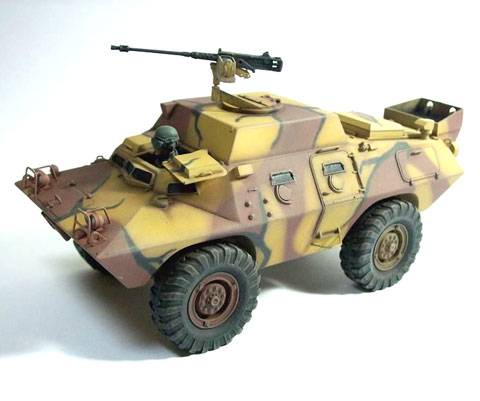 Representaci&oacute;n de la tanqueta Cadillac Cage V-150S &ldquo;Commando&rdquo; en su versi&oacute;n prototipo.