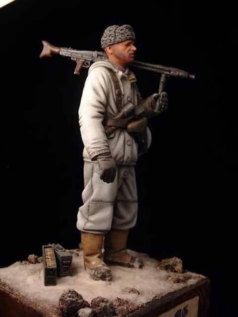 figura de un soldado alem&aacute;n ( servidor de ametralladra )en el frente - Foto 1 
