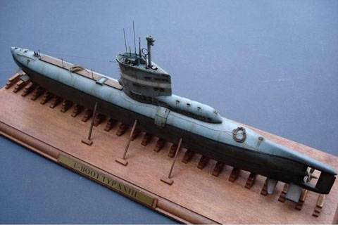 Submarino U-Boot tipo XXIII de Special Navy a escala 1/72. 