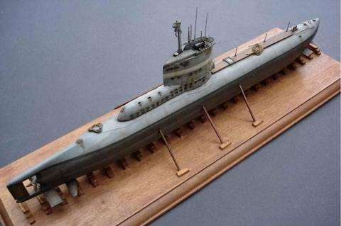 Submarino U-Boot tipo XXIII de Special Navy a escala 1/72. 