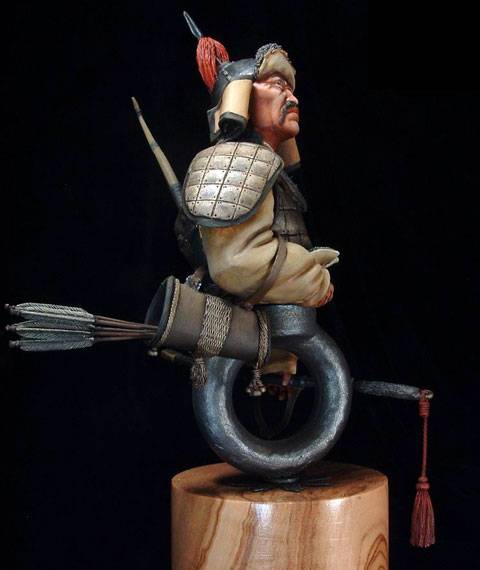 Busto de un Guerrero Mongol