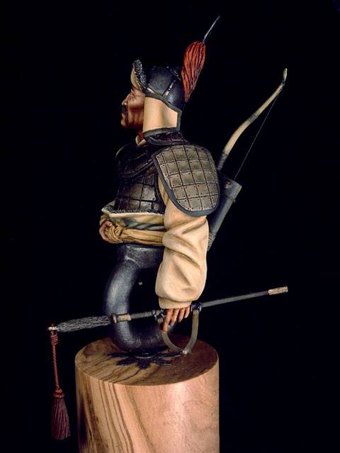Busto de un Guerrero Mongol