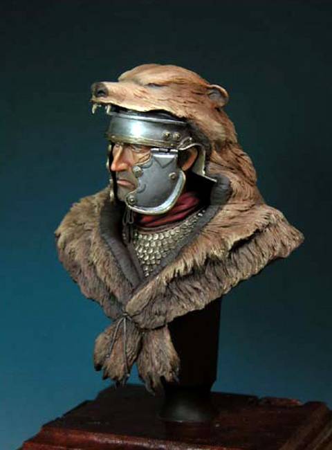 Busto de un Signifer Romano - 1st Century A.D.  