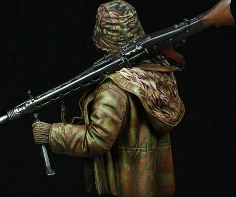 Busto Portador de MG-42 Waffen SS - Ardenas 1944. 