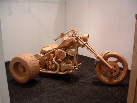 Motocicleta Harley Davison de Carton a escala 1:1