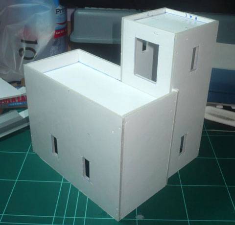 Casa Arabe fabricada en Carton PLuma - Escala 28 mm.