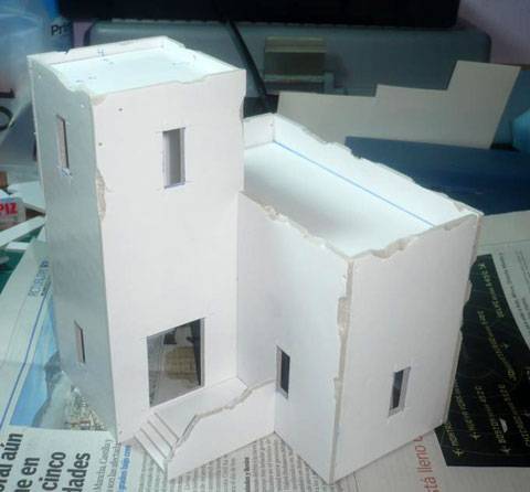 Casa Arabe fabricada en Carton PLuma - Escala 28 mm.