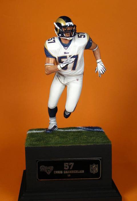 Modelado y pintura representando al jugador de Football americano Chris Chamberlain
