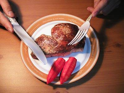 recortables de papel o cartulina del plato, cubiertos y chuleton