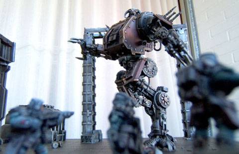 Diorama - Dreadnought del Caos vs Guardias Imperiales.