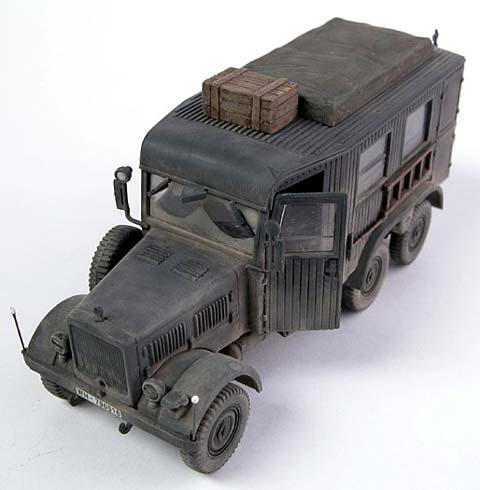 Camion Diesel Radio Mac - Escala 1/72.