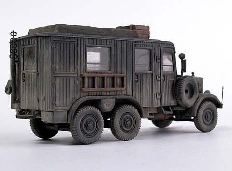 Camion Diesel Radio Mac - Escala 1/72.