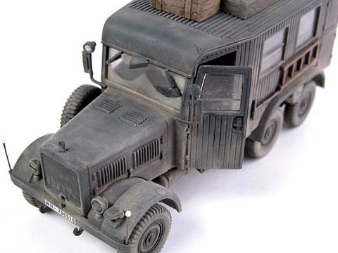 Camion Diesel Radio Mac - Escala 1/72.