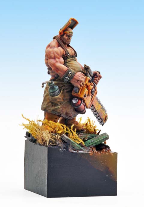 Figura en resina a escala de 30mm. de la casa de miniaturas, Miniature Factory, representando a Uncle Meat, el carnicero de la sierra mec&aacute;nica