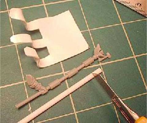 Usando el cuchillo de modelismo corté tres piezas del mismo tamaño que estos. Usando el cuchillo de modelismo corté tres piezas del mismo tamaño que estos.