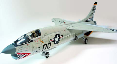 Vought F-8E Crusader - Escala 1/48