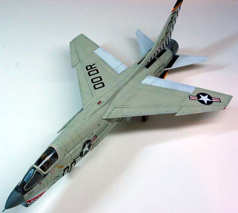 Vought F-8E Crusader - Escala 1/48