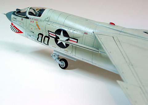Vought F-8E Crusader - Escala 1/48