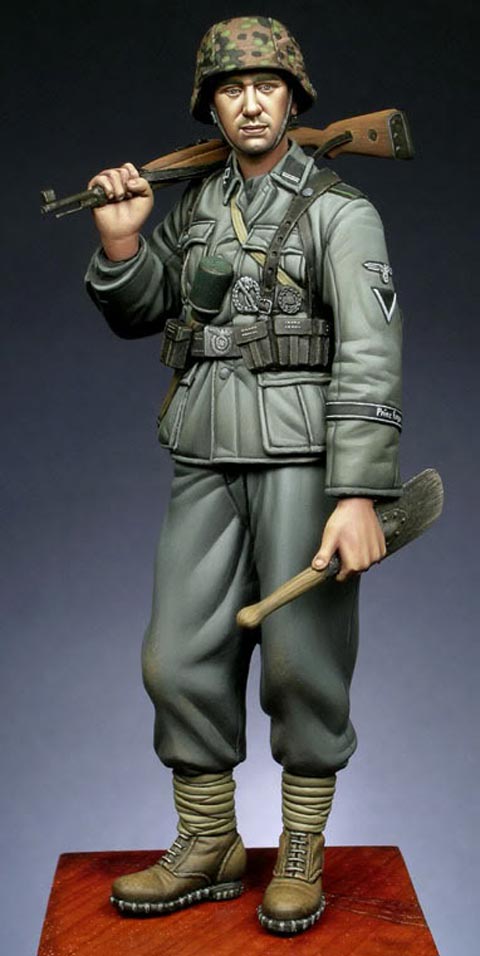 Figura a escala 120mm representando a un soldado Gebirgsj&auml;ger perteneciente a la 7th SS div."Prinz Eugen".
