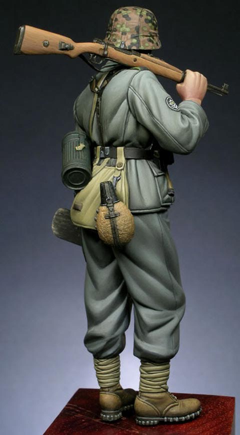 Figura a escala 120mm representando a un soldado Gebirgsj&auml;ger perteneciente a la 7th SS div."Prinz Eugen".