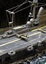 Portaviones DKM Graf Zeppelin alem&aacute;n a escala 1/720 de la casa de maquetas Revell.