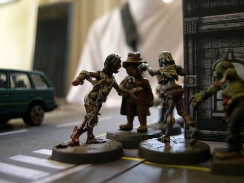 Partida de wargame Zombie Invasion jugada por el grupo Napnuts en Singapur 