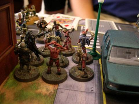 Partida de wargame Zombie Invasion jugada por el grupo Napnuts en Singapur 